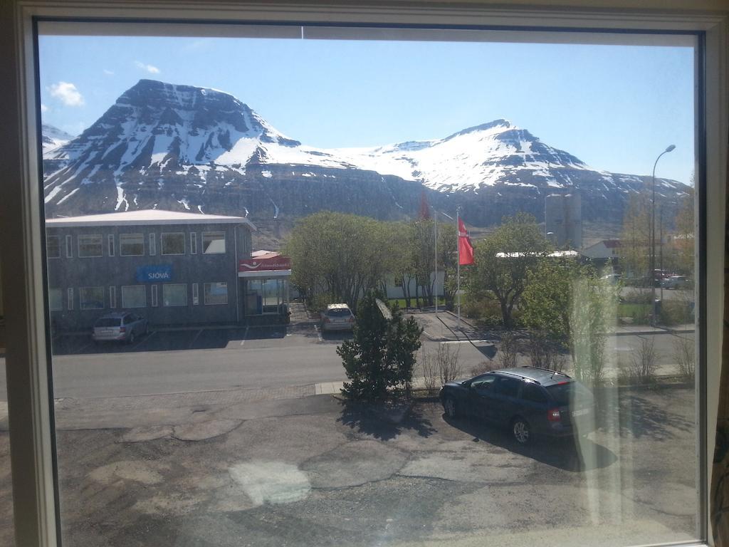 奥斯图尔酒店 Reydarfjordur 外观 照片