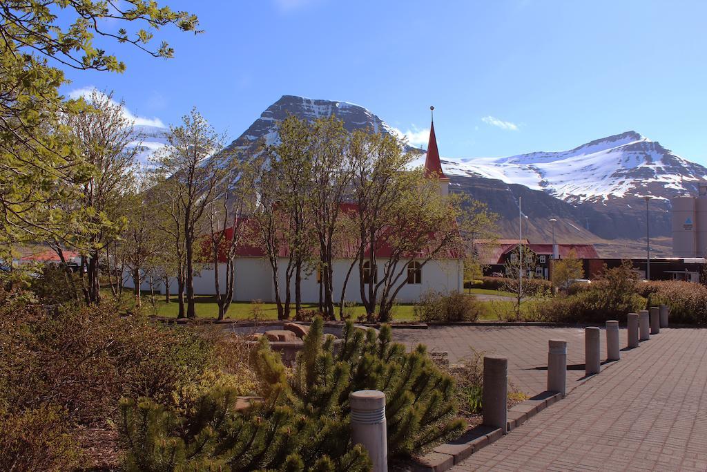 奥斯图尔酒店 Reydarfjordur 外观 照片